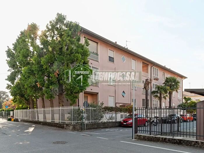Appartamento trilocale in vendita in Via T Vimercati, Aicurzio