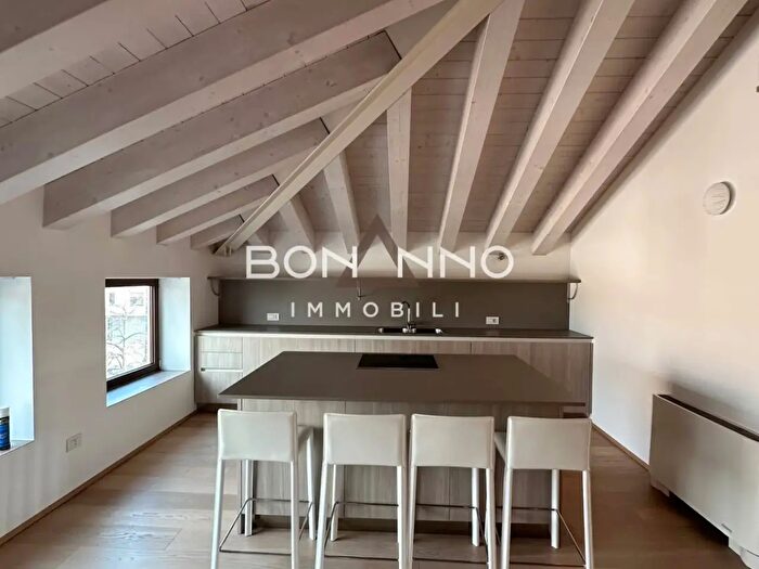 Appartamento con 5 locali in affitto in Piazza dallArmi, Montebelluna