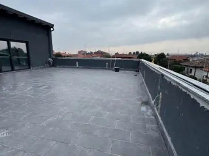 Appartamento trilocale in vendita in Via Santa Maria, Parabiago