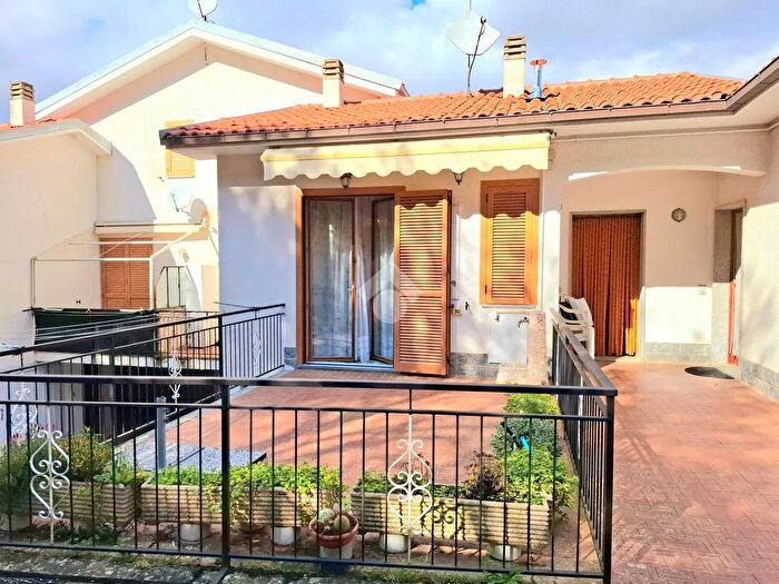 Appartamento bilocale in vendita in Via IV Novebre, Diano Arentino