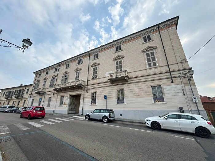 Appartamento quadrilocale in vendita in Via delle Rosine Chieri, Chieri