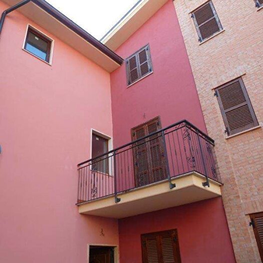 Appartamento trilocale in affitto in Corropoli
