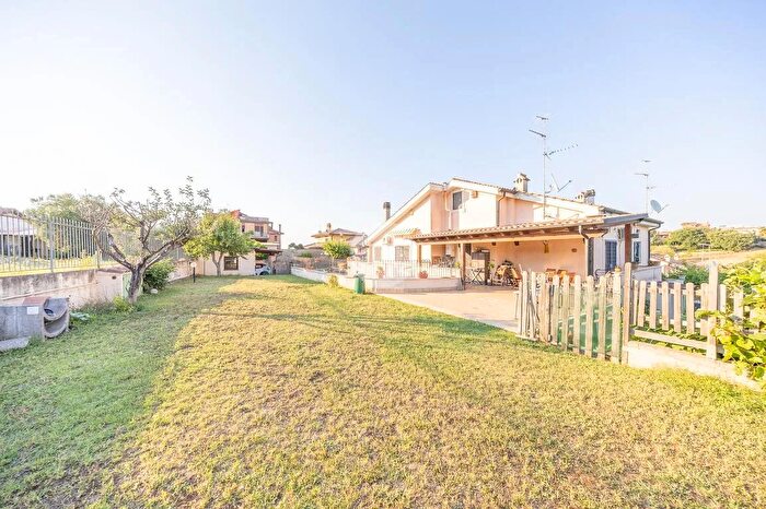 Casa con 5 locali in vendita in Via Fosso dellOsa, Roma