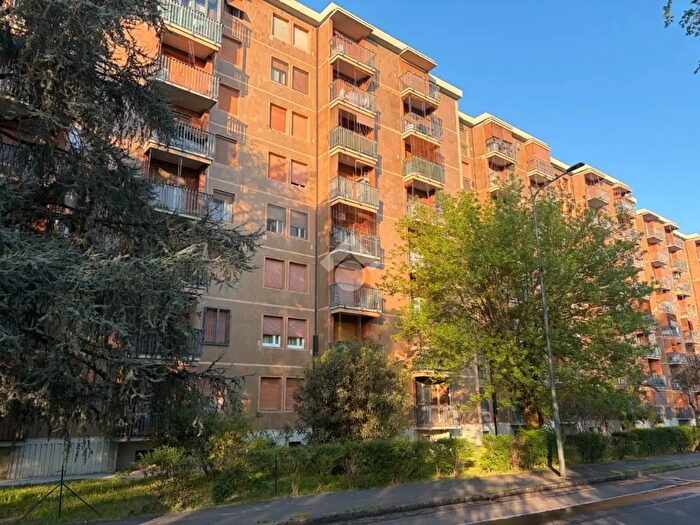 Appartamento trilocale in vendita in Via Francesco Cilea, Milano