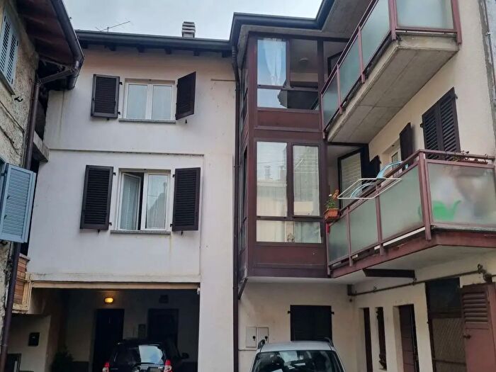 Appartamento trilocale in vendita in Via Italo Buzzi, Rodero