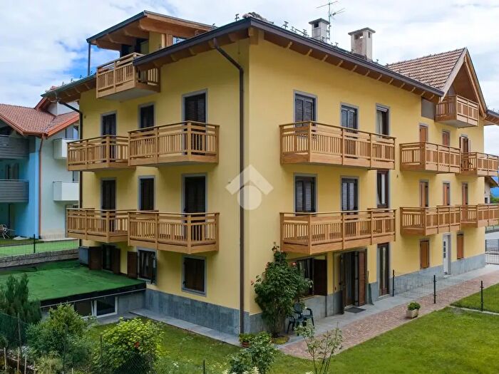 Appartamento quadrilocale in vendita in Via Trento, Fai Della Paganella