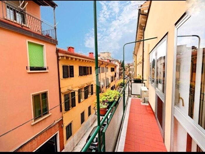 Appartamento quadrilocale in affitto in Via Amatore Sciesa, Valverde, Verona