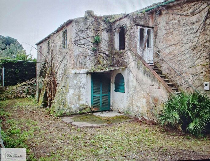 Casa con 14 locali in vendita in Loc Schiopparello Snc, Portoferraio