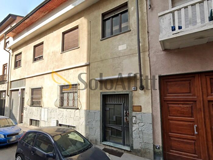Appartamento trilocale in affitto in Via Cumiana, Torino