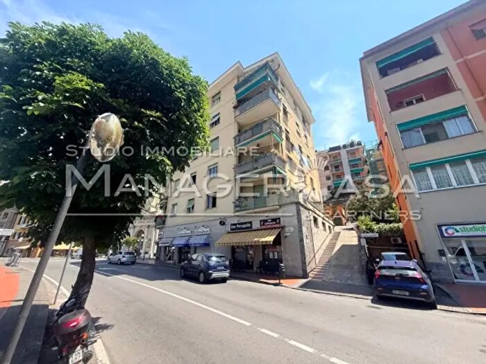 Appartamento con 6 locali in vendita in Via Roma, Recco