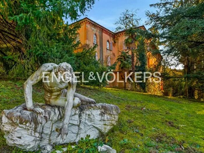 Casa con 6 locali in vendita in Strada Provinciale Fivizzano Sasseto, Fivizzano