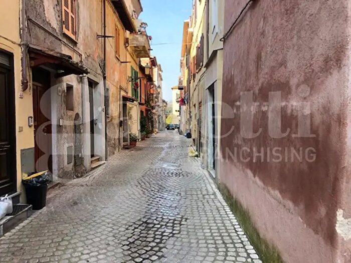 Appartamento bilocale in vendita in Via Giuseppe Garibaldi, Riano