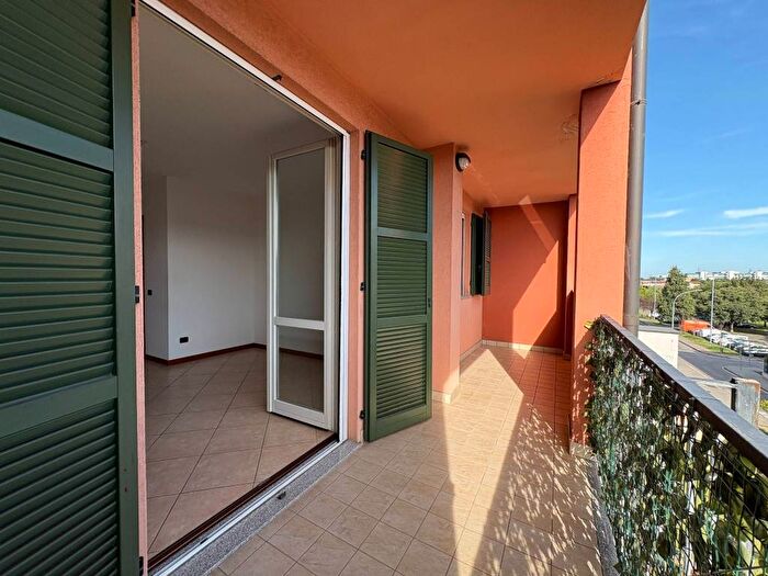 Appartamento trilocale in affitto in via Correggio, Centro, Pioltello