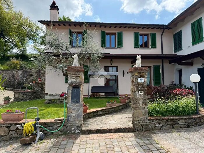 Casa quadrilocale in vendita in Via di Valdibrana, Pistoia