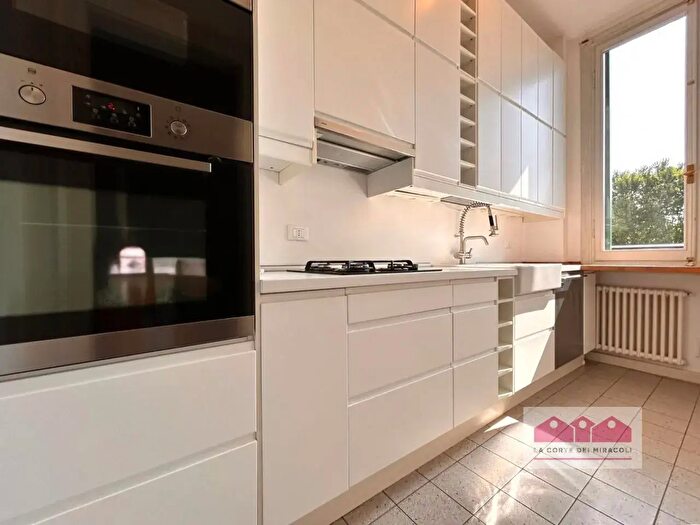 Appartamento con 5 locali in vendita in Via Battaglione Monte Berico, Vicenza