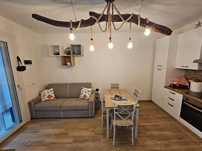 Casa trilocale in vendita in Via Calatafimi, Comacchio