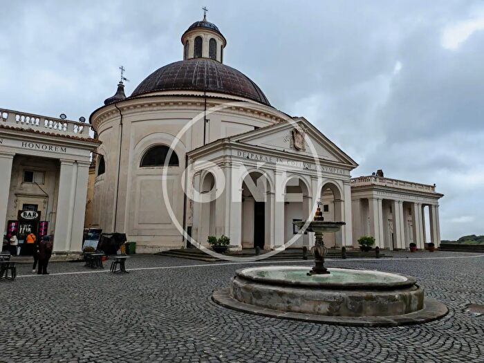 Appartamento trilocale in vendita in Via E Lucidi, Ariccia