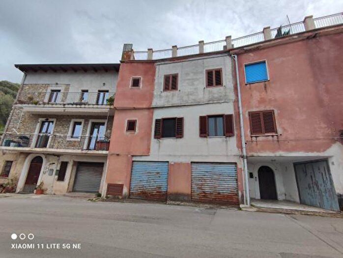 Appartamento trilocale in vendita in Via Maggio, Ascea