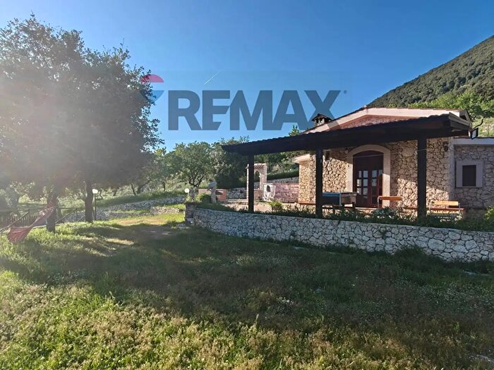 Casa con 6 locali in vendita in Contrada Stinco, Mattinata