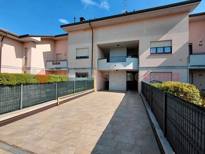 Appartamento trilocale in vendita in Via Pirandello, Dairago