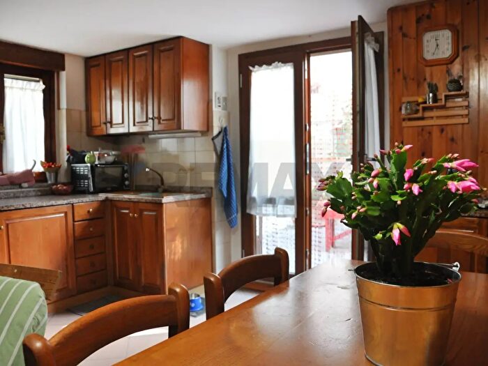 Casa con 5 locali in vendita in Lastra A Signa