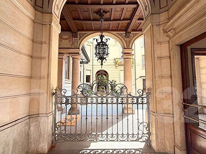 Casa con 6 locali in affitto in Via Lorenzo Mascheroni, Pagano, Milano