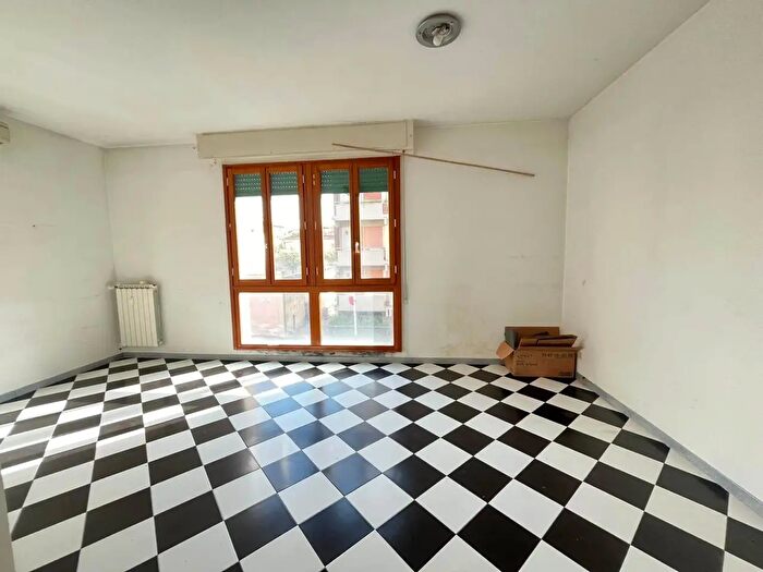 Appartamento trilocale in vendita in Via Luigi Michelazzi, Firenze