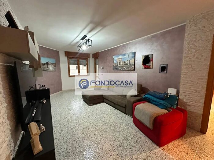 Appartamento con 5 locali in vendita in Via Tito Schipa, Monteroni Di Lecce