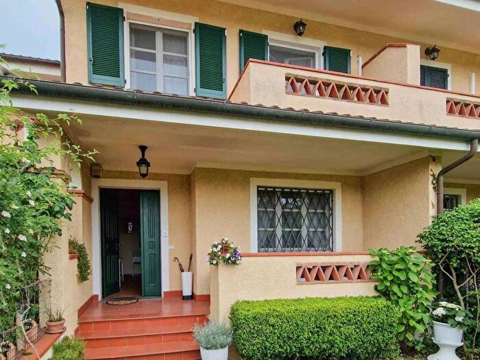 Casa con 5 locali in affitto in Via DellAcqua, Centro, Forte dei Marmi