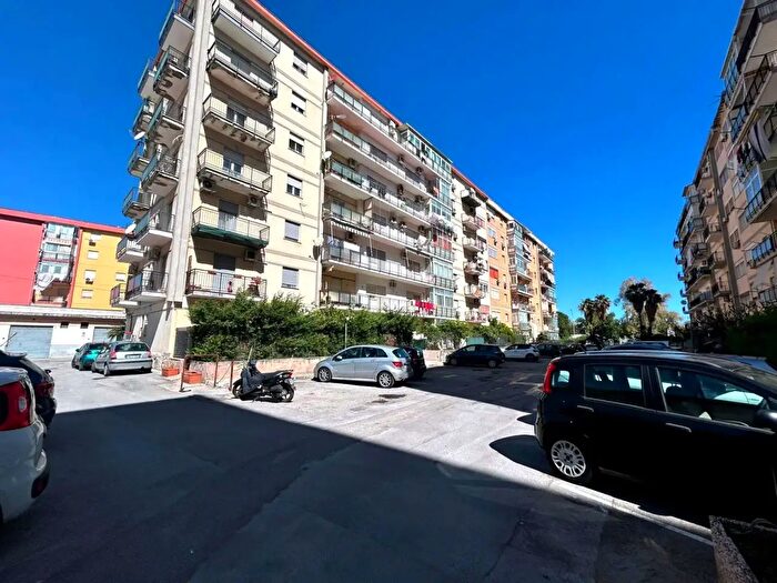 Appartamento quadrilocale in vendita in Largo Emilio Ravenna, Palermo