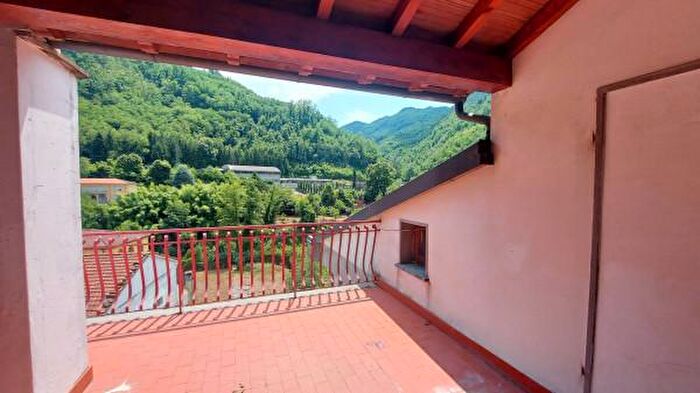 Appartamento con 5 locali in vendita in Bagni Di Lucca