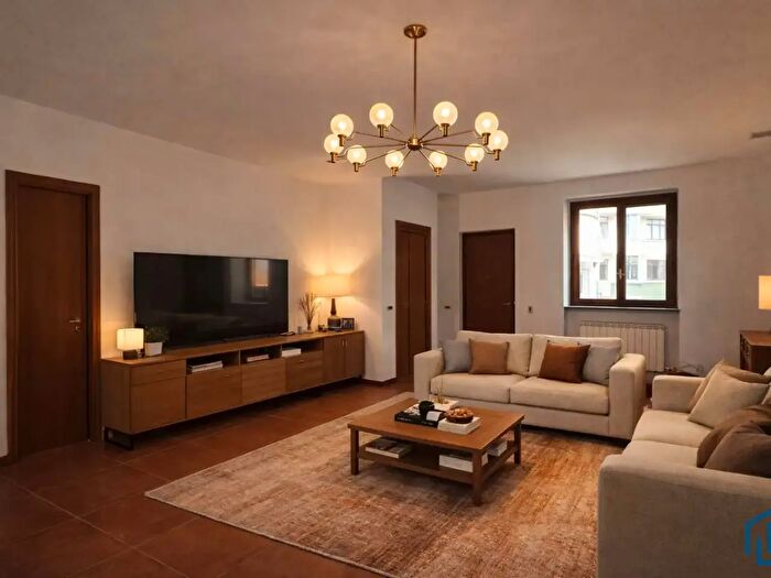 Appartamento quadrilocale in vendita in Via Crocifisso, Castano Primo