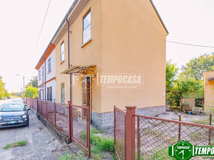 Casa trilocale in vendita in Via Franco Antonicelli, Voghera