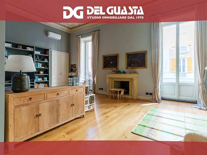 Appartamento con 6 locali in affitto in Via Assarotti, Centro Città, Genova