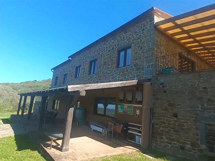 Casa con 9 locali in affitto in Magliano in Toscana, Magliano In Toscana