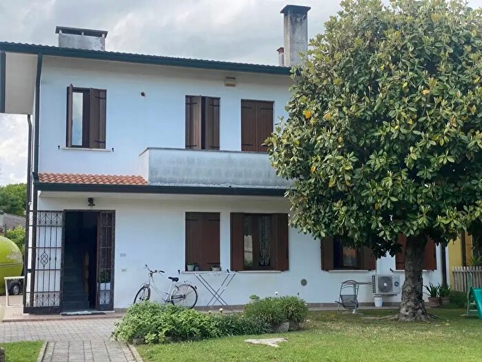 Casa con 5 locali in vendita in Via Ca Mignola Vecchia Snc, Badia Polesine
