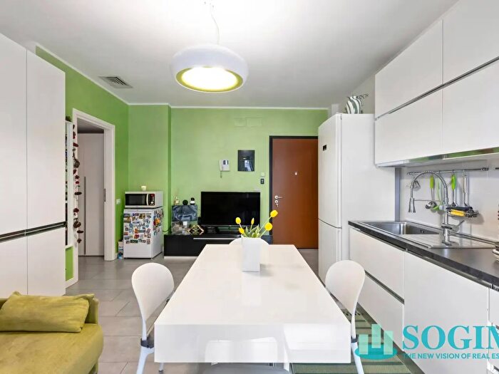 Appartamento trilocale in vendita in Viale Sarca, Milano