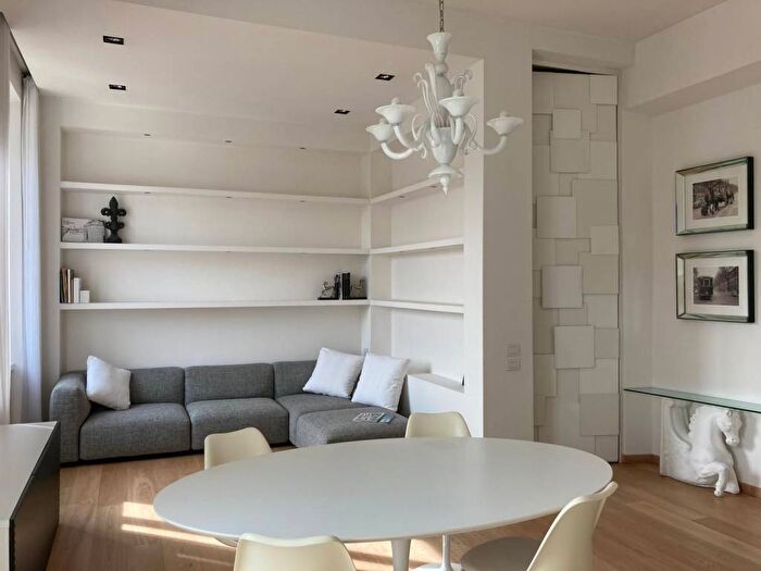 Appartamento con 5 locali in affitto in Viale Giacomo Matteotti, San Marco SS Annunziata, Firenze