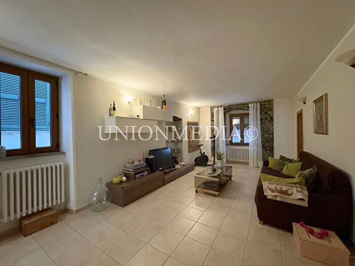 Appartamento quadrilocale in vendita in Via Roma, Santo Stefano Di Magra