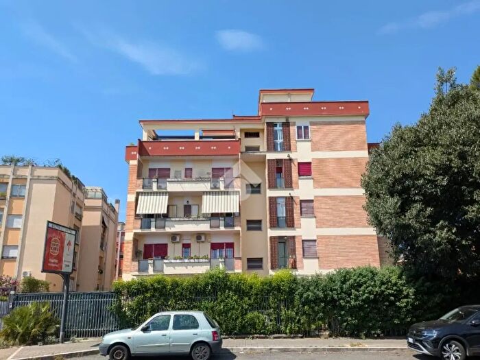 Appartamento con 5 locali in vendita in Via Achille Grandi, Ciampino