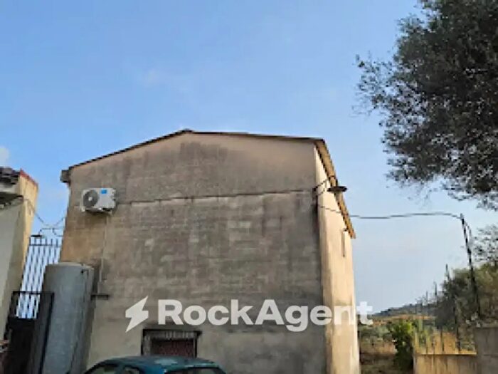 Casa bilocale in vendita in Contrada Dragoni Inferiore, Grotteria