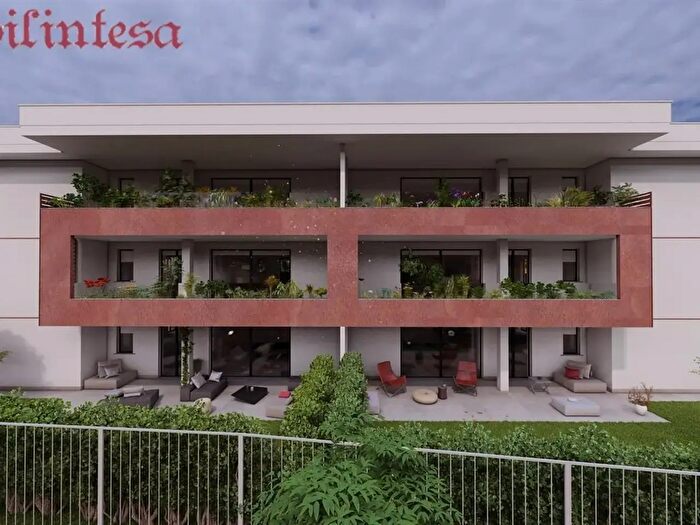 Appartamento quadrilocale in vendita in Via Toscana, Biassono