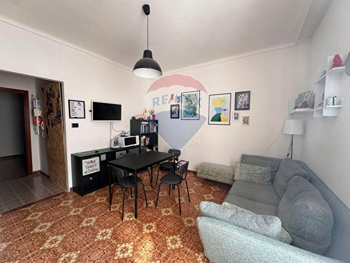 Appartamento con 6 locali in vendita in Via Gaetano Catra, Ragusa