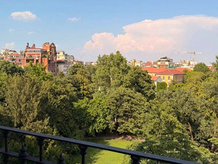 Appartamento con 6 locali in affitto in San Babila, Milano