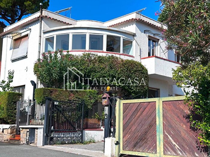 Appartamento con 5 locali in vendita in Via Privata al Sole, Sanremo