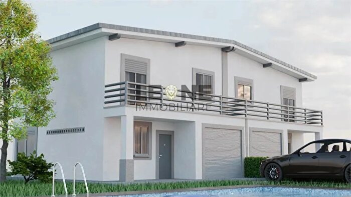 Casa con 5 locali in vendita in Vignola