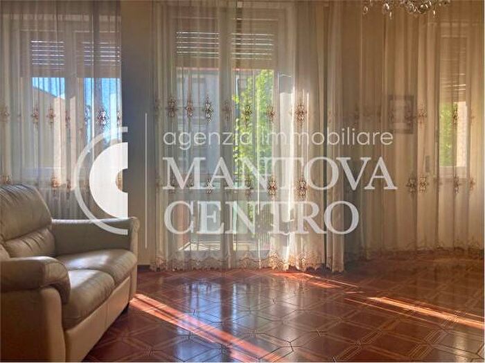 Appartamento trilocale in vendita in Mantova