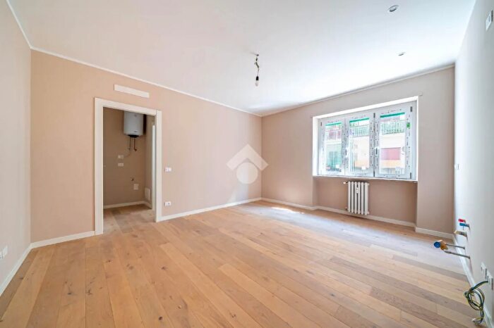 Appartamento bilocale in vendita in Via Poloni, Verona