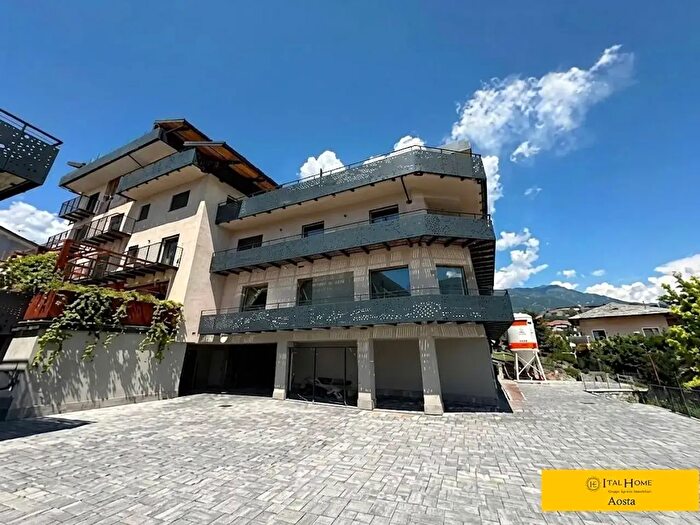 Appartamento trilocale in vendita in Regione Saraillon, Aosta