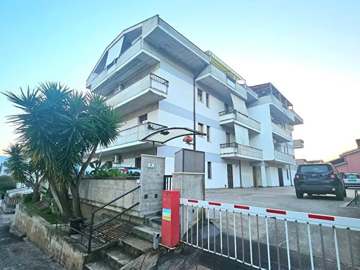 Appartamento con 5 locali in vendita in Via Ignazio Silone, Bellante